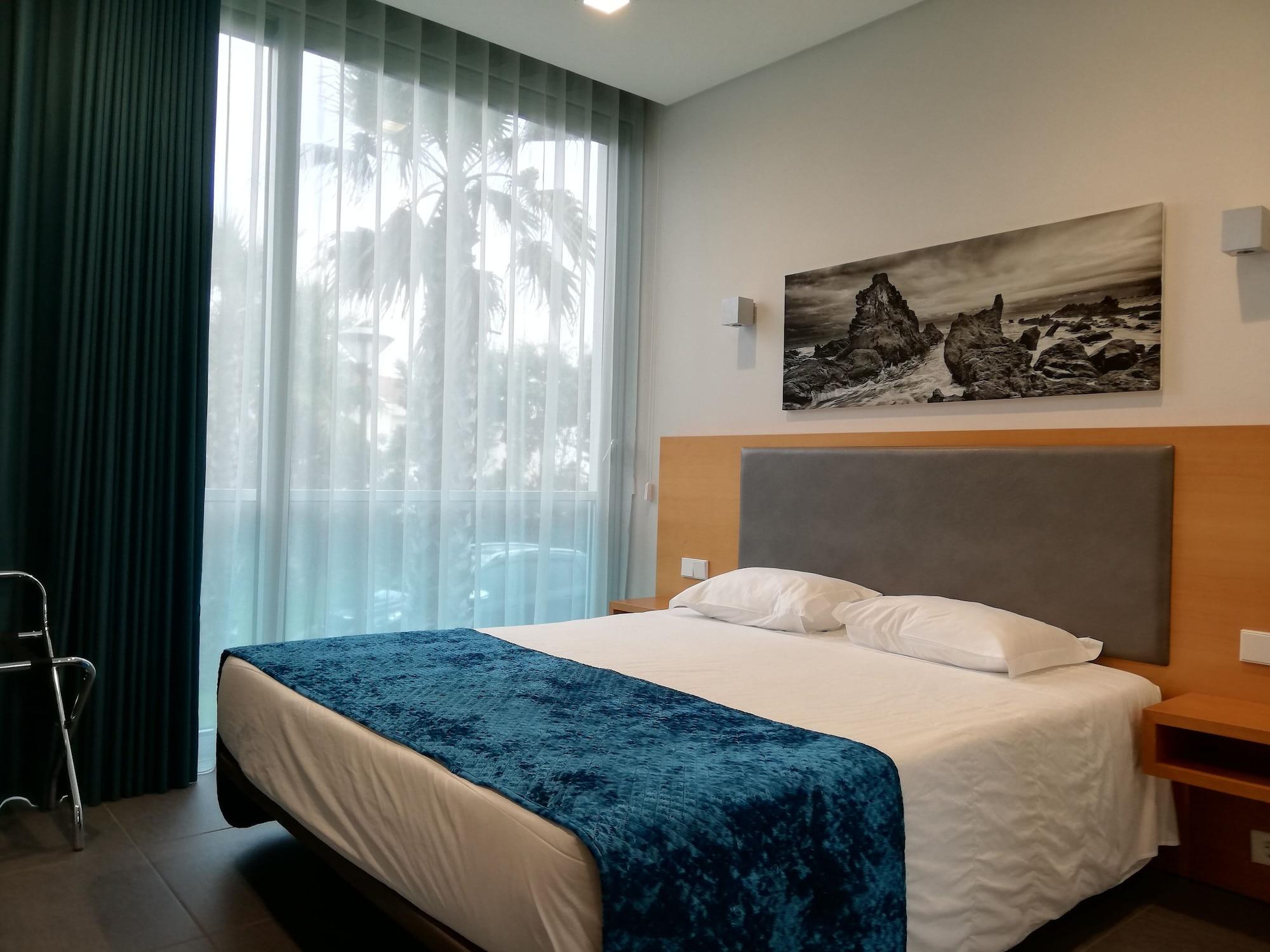 Whalesbay Hotel Apartamentos Capelas Eksteriør bilde