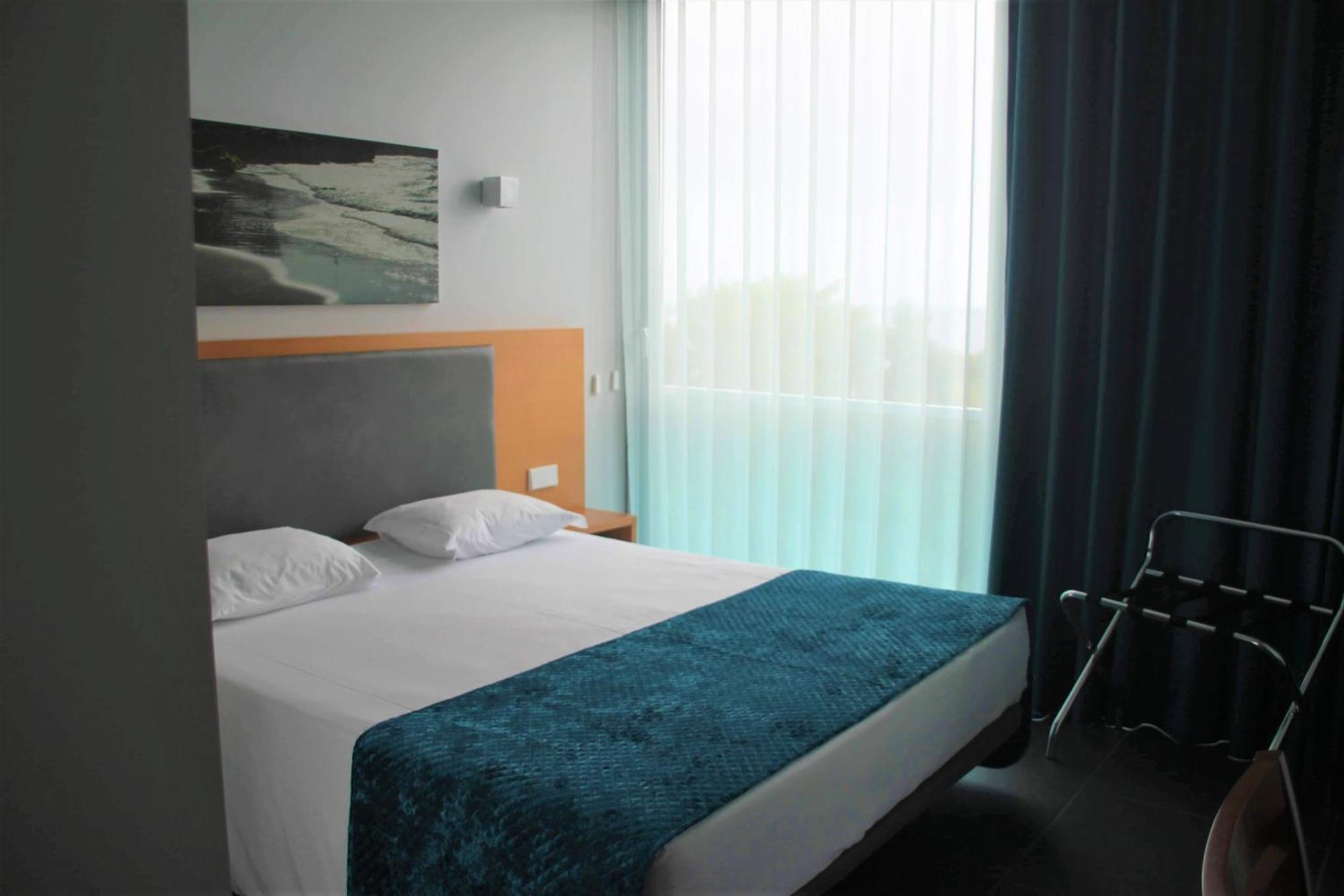 Whalesbay Hotel Apartamentos Capelas Eksteriør bilde